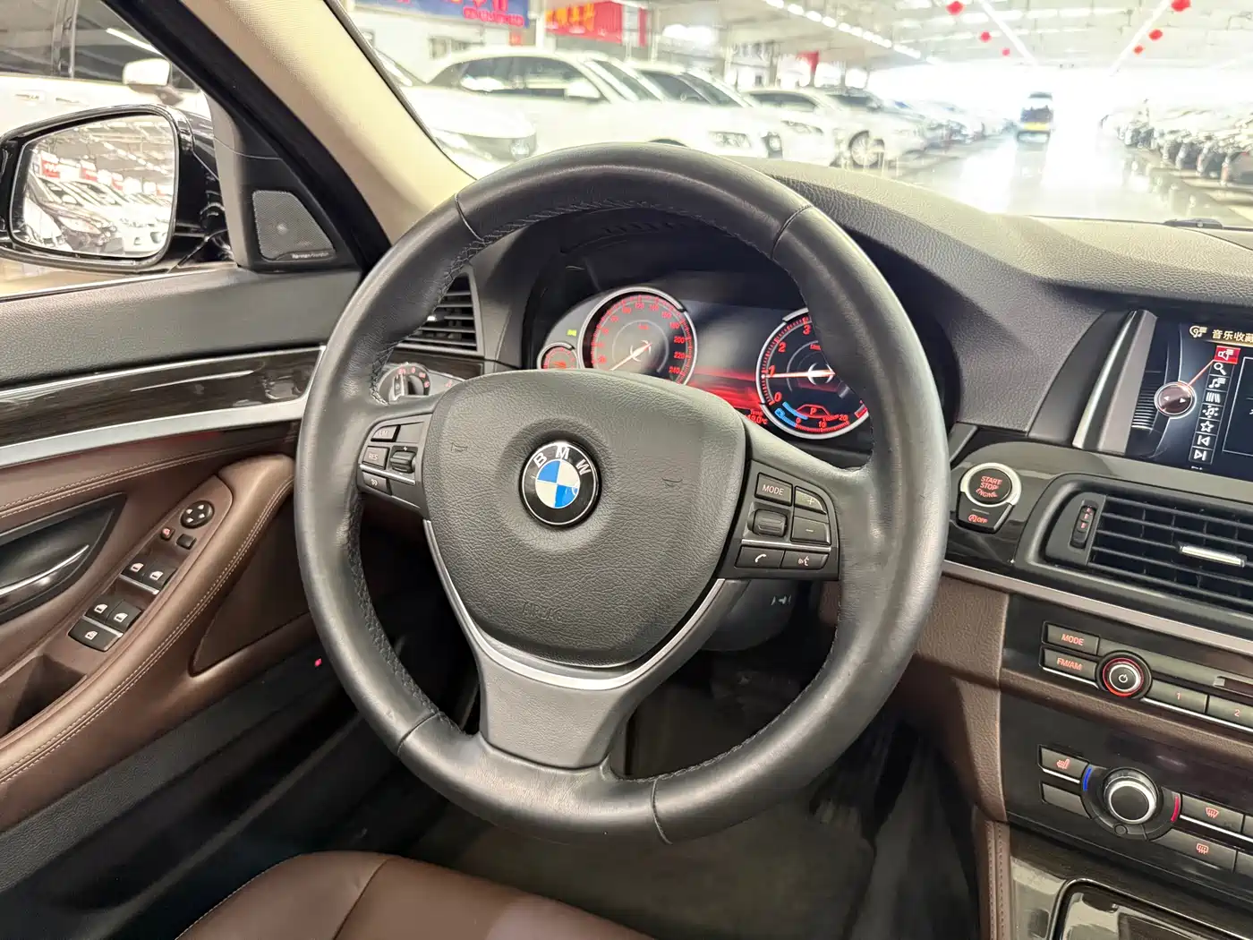 BMW 5 Series 2017 525Li Luxury Design Package фото 17