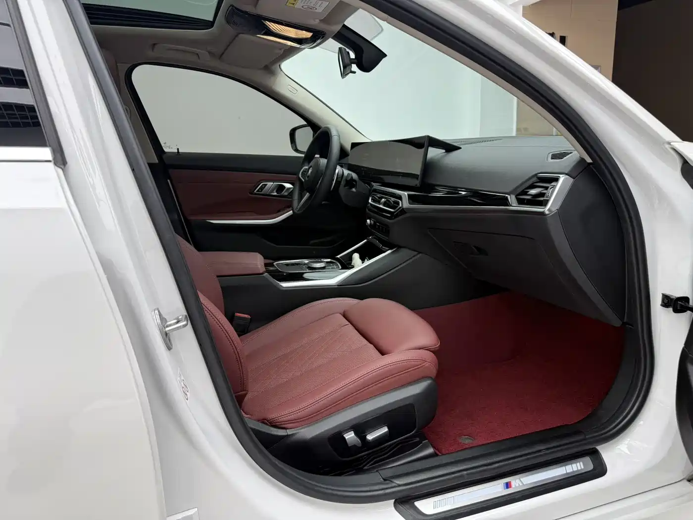BMW 3 Series 2023 320Li M Sport Package фото 18