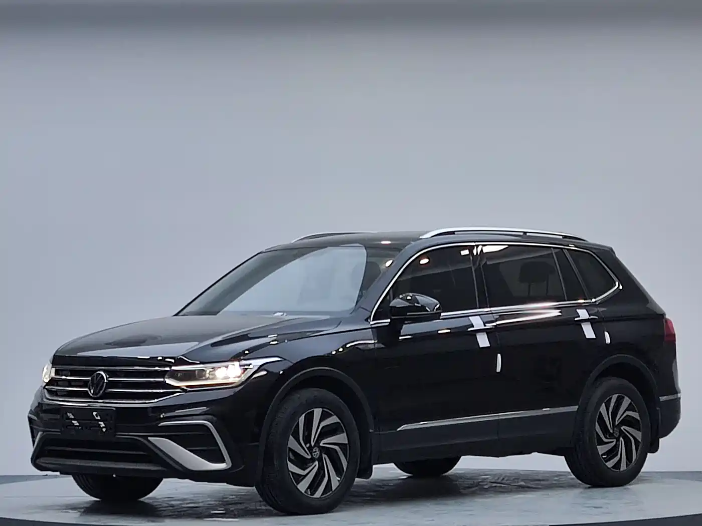 Volkswagen Tiguan L 2023 280TSI 2WD Trend Limited Edition фото 7