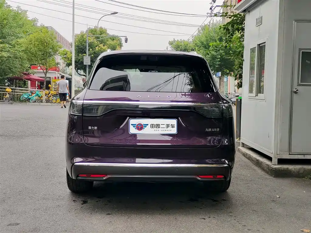 AITO Wenjie AITO M8 2025 Pure Electric Max+ 5-Seater Long Range Version фото 5