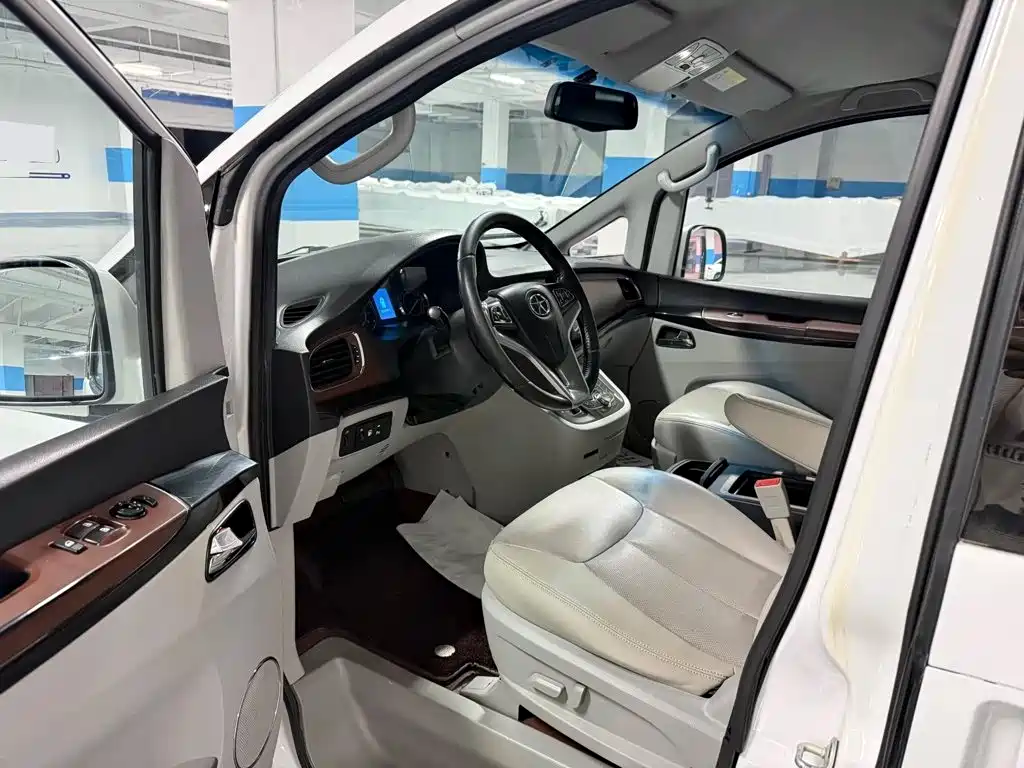 JAC Motors Refine M5 2016 2016 2.0T Gasoline Automatic Official Version