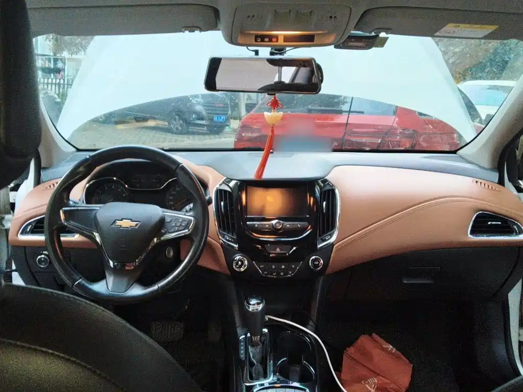 Photo 19 - Chevrolet Cruze