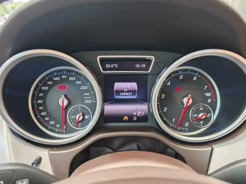 Mercedes-Benz GLE 2016 GLE 400 4MATIC фото 12