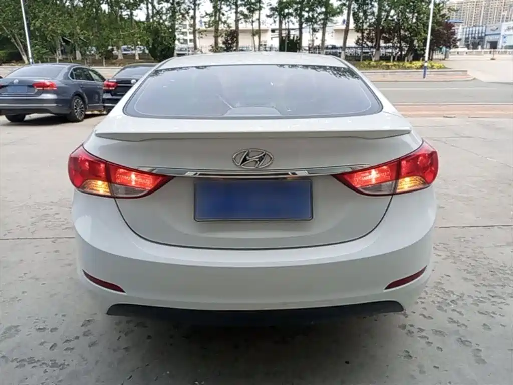 Hyundai Langdong 2012 1.6L Manual Fashion фото 6