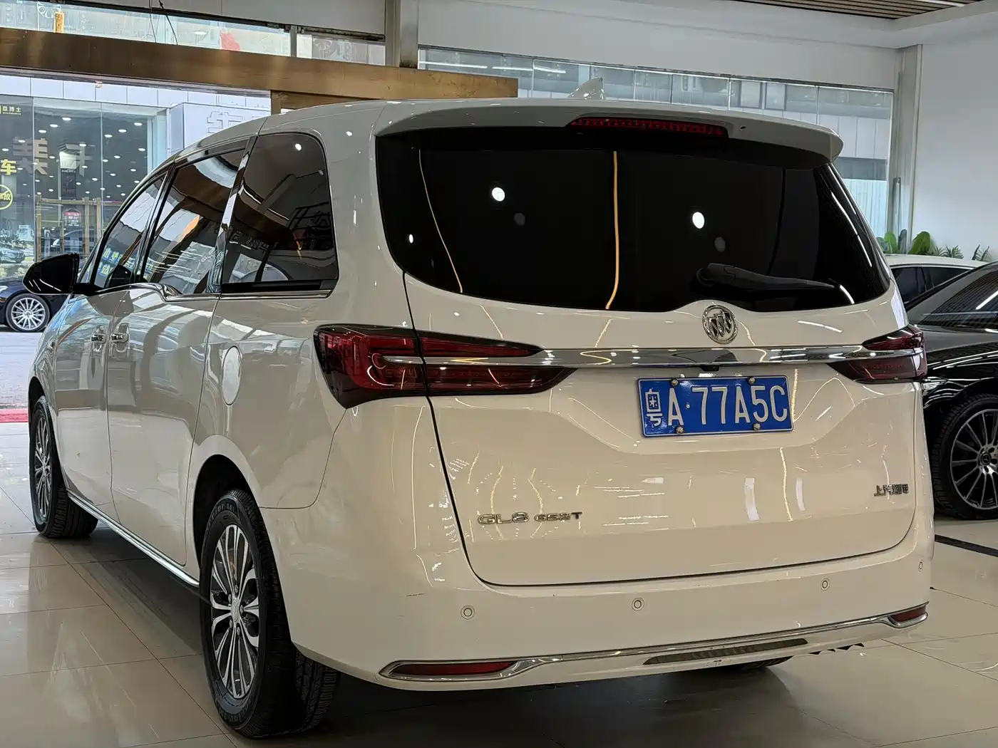 Buick GL8 2023 Land Business Class 652T Smart Luxury фото 6