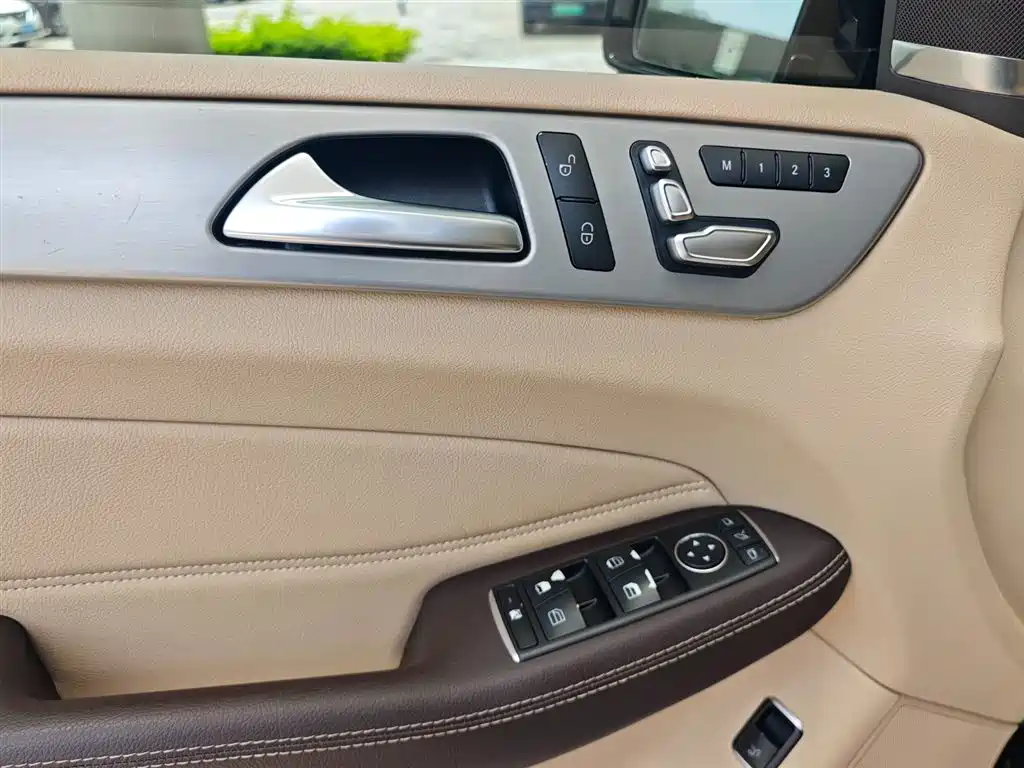 Mercedes-Benz GLE 2016 GLE 400 4MATIC фото 14