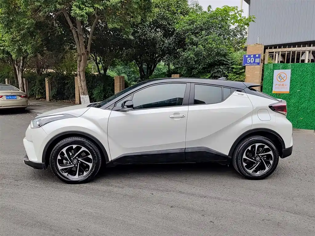 Toyota IZOA 2020 2.0L Yi Chi Edition фото 3