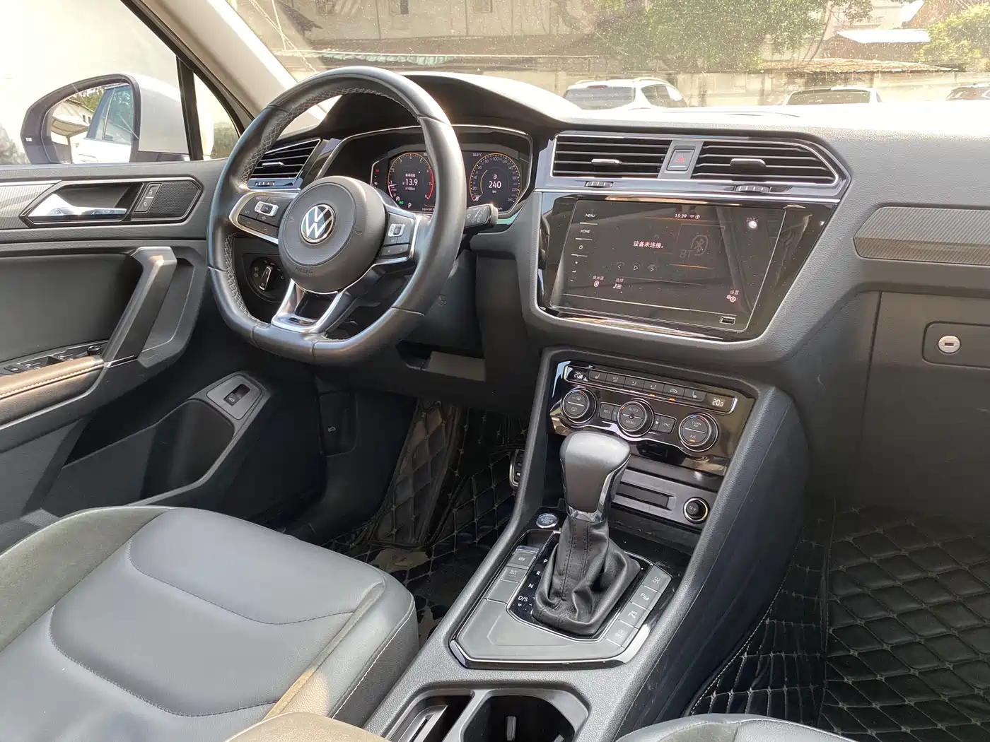 Volkswagen Tiguan L 2021 330TSI Automatic 2WD R-Line Premium фото 13
