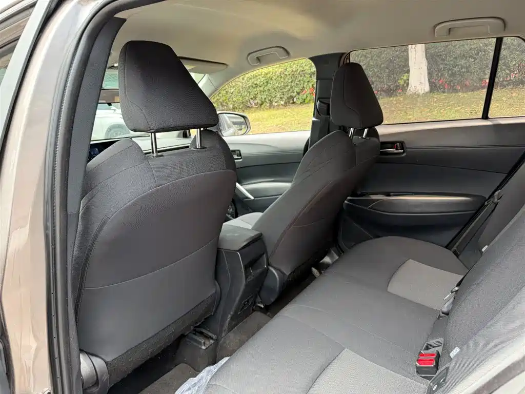 Toyota Frontlander 2024 2.0L CVT Elite Edition фото 9