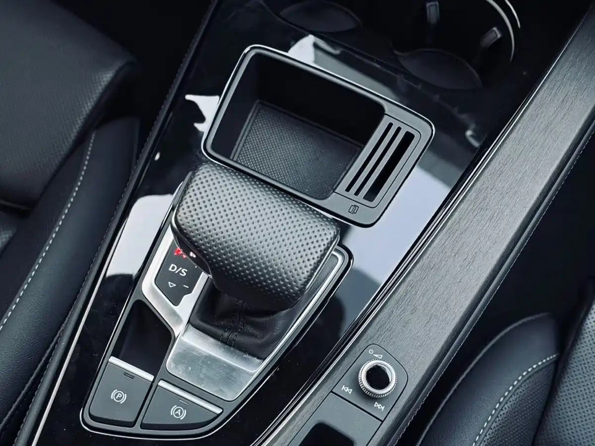Audi A4L 2024 40 TFSI Luxury Dynamic фото 5