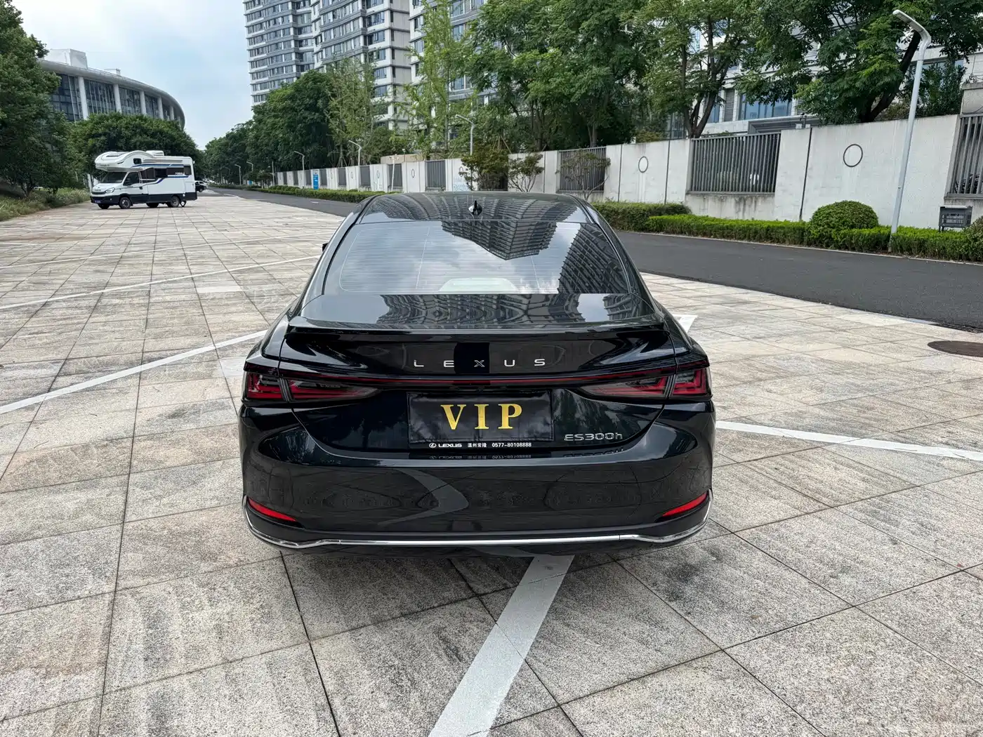 Lexus ES 2026 2025 300h Ultimate Edition