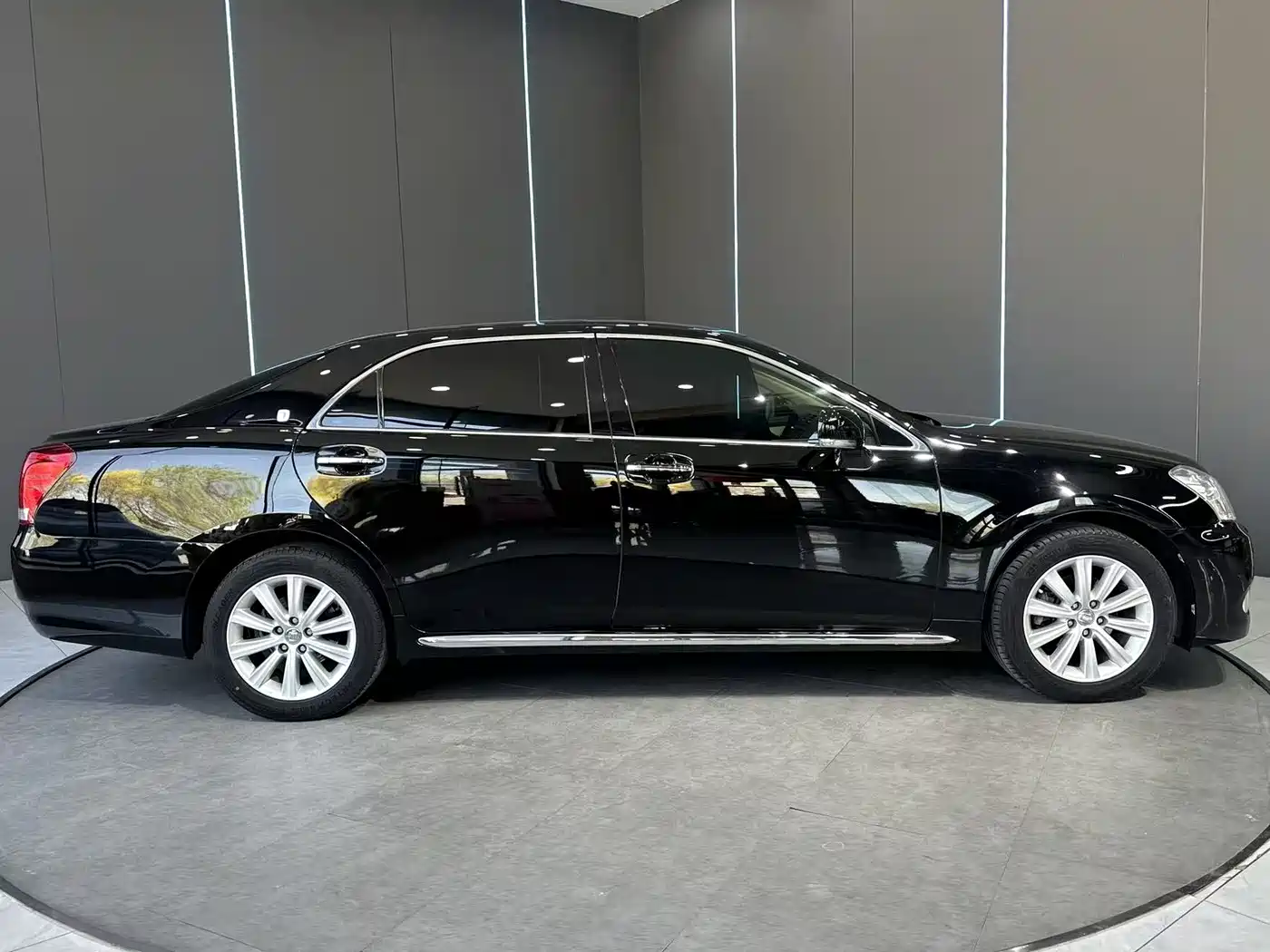 Toyota Crown 2010 2.5L Royal Leather Sunroof фото 5
