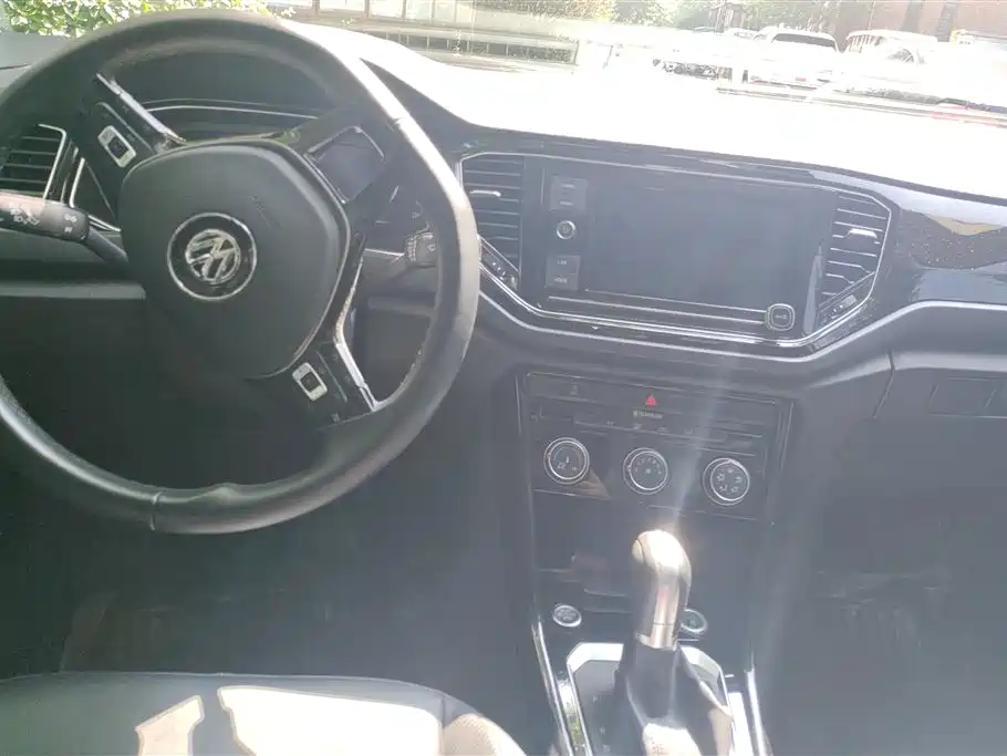 Volkswagen T-ROC 2019 280TSI DSG 2WD Comfort Version China VI фото 12