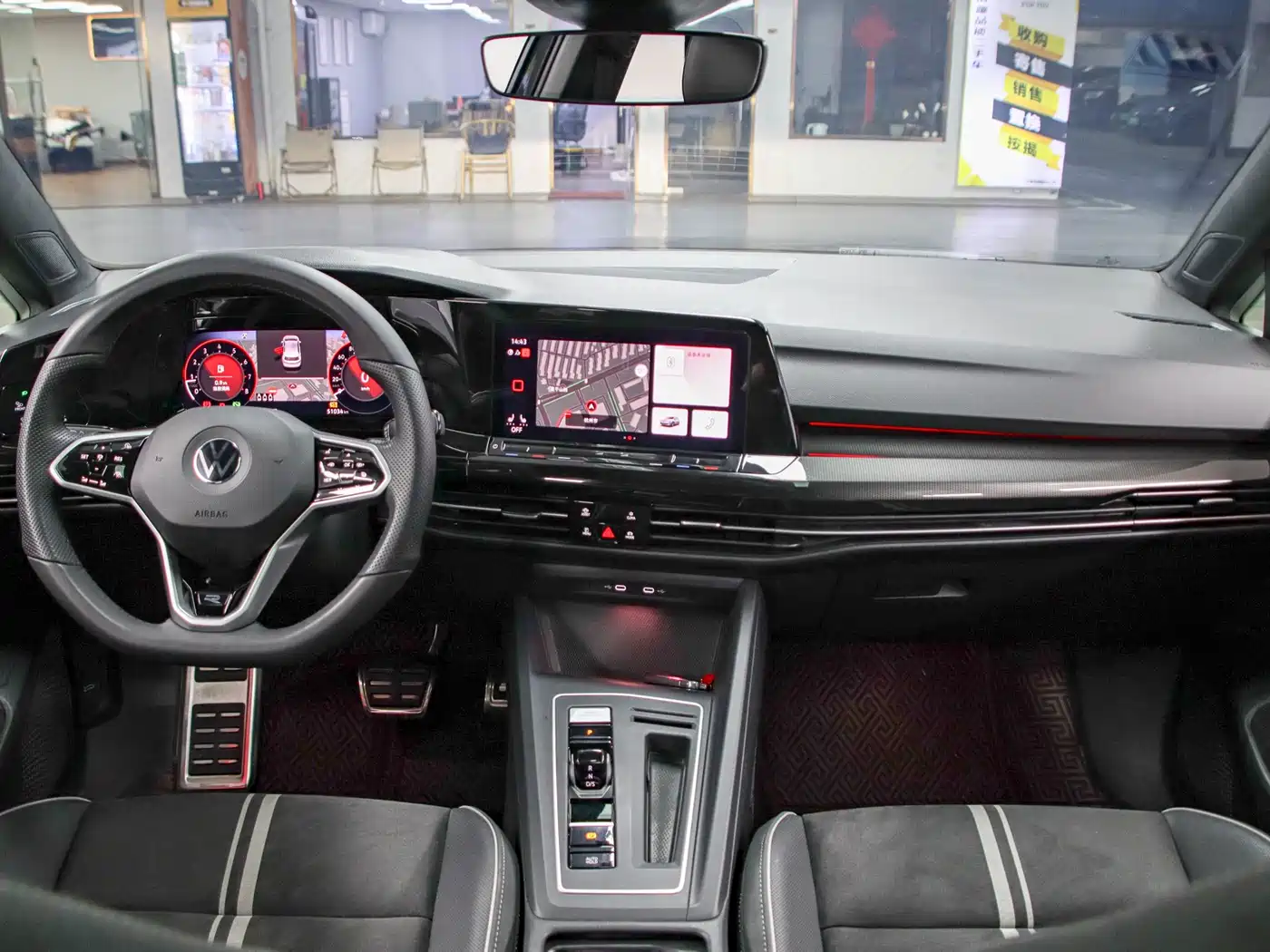 Volkswagen Golf 2023 Model 280TSI DSG R-Line фото 4