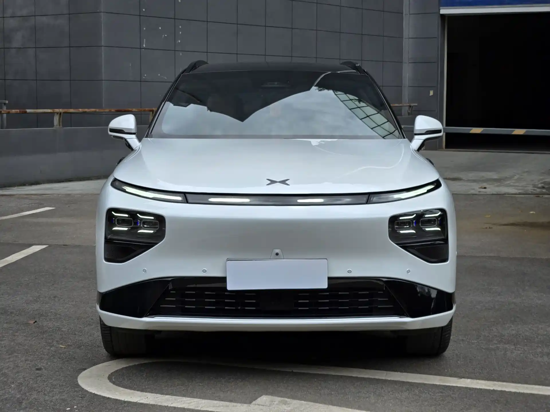 Фото 2 - XPeng G9