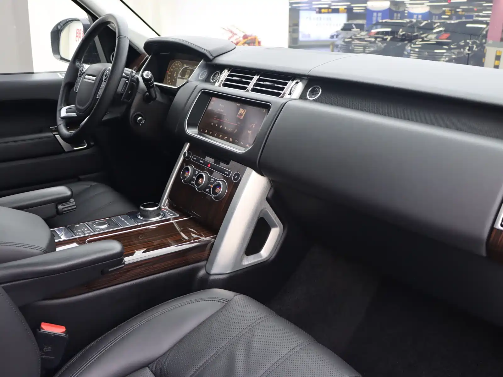 Фото 9 - Land Rover Range Rover