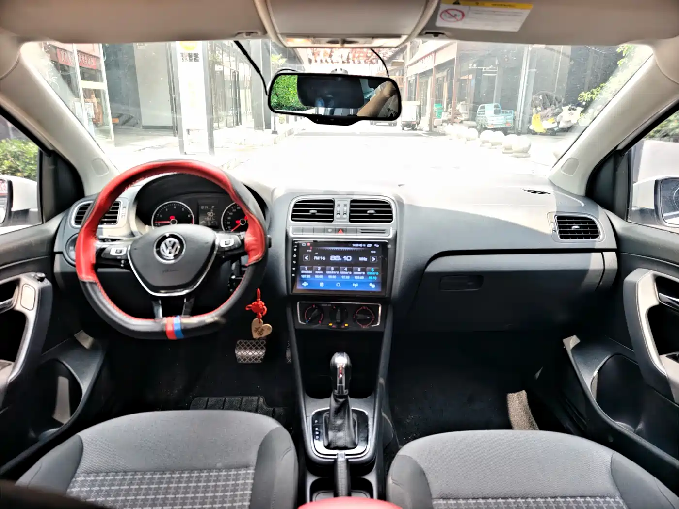 Volkswagen Polo 2016 1.6L Automatic Comfort фото 8