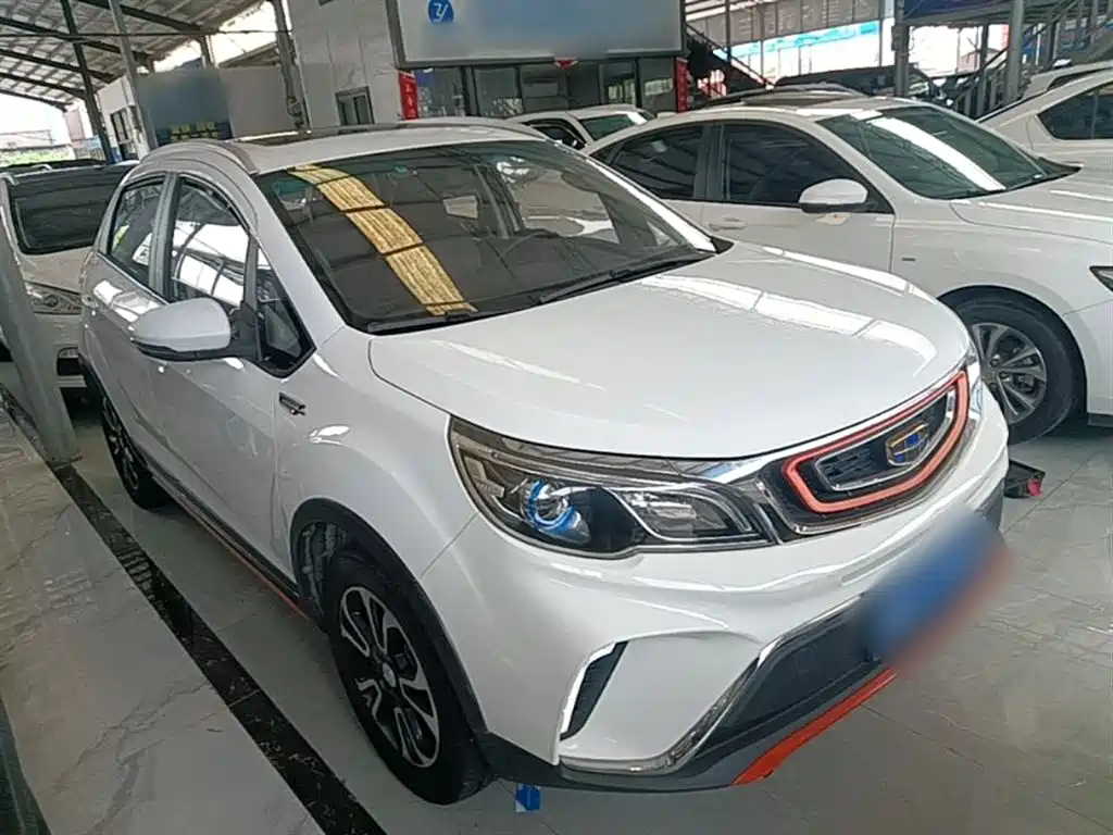 Фото 4 - Geely Vision X3