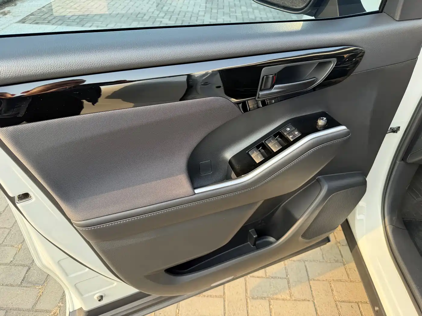 Toyota Highlander 2024 2.5L Smart Hybrid 2WD Elite 5-seater фото 17