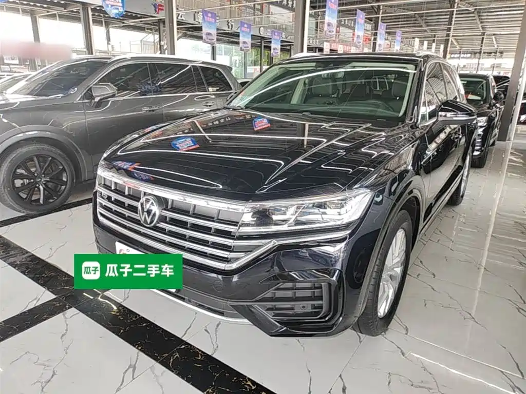 VOLKSWAGEN TOUAREG