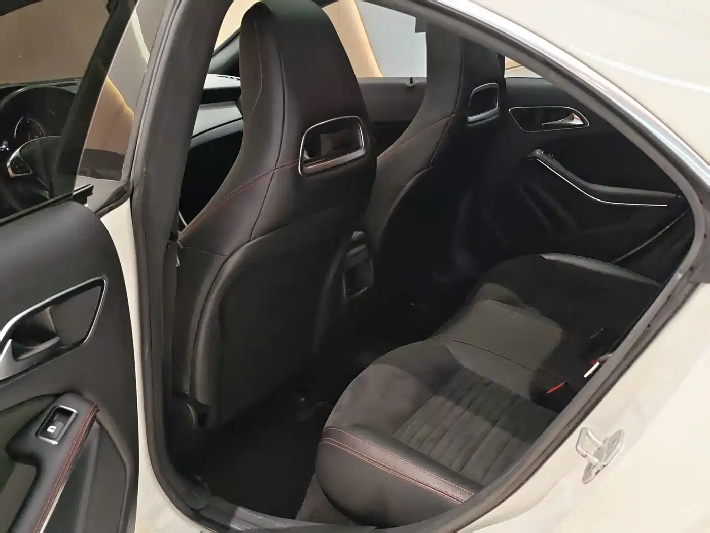 Mercedes-Benz CLA (Import) 2015 CLA 220 4MATIC фото 12