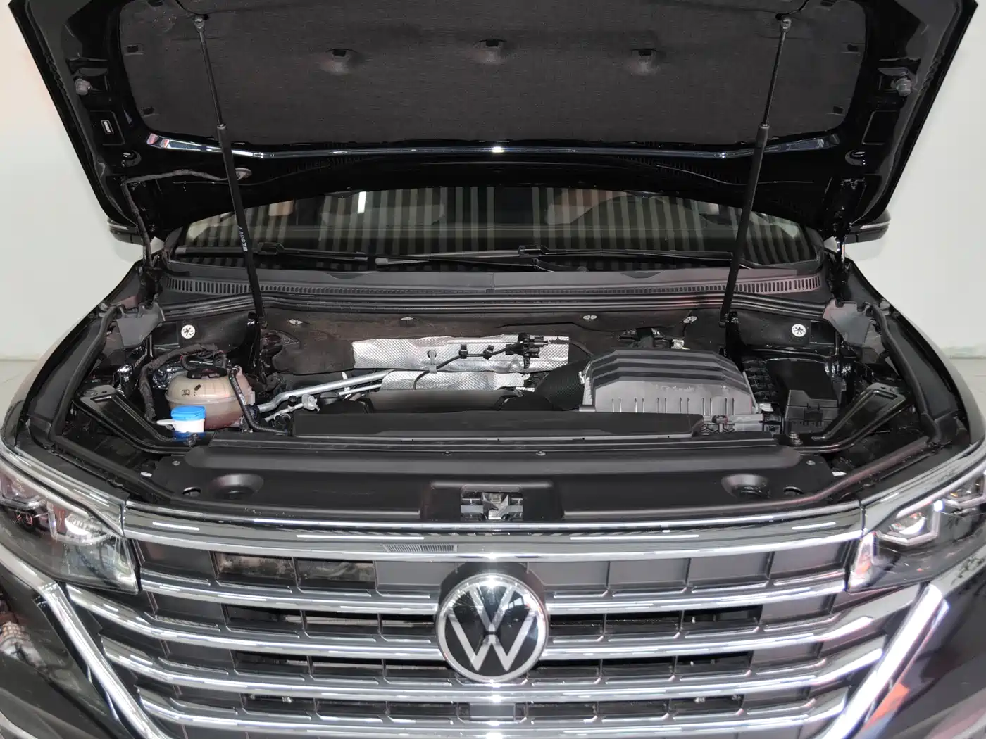 Volkswagen Viloran 2023 380TSI Premium Edition фото 6