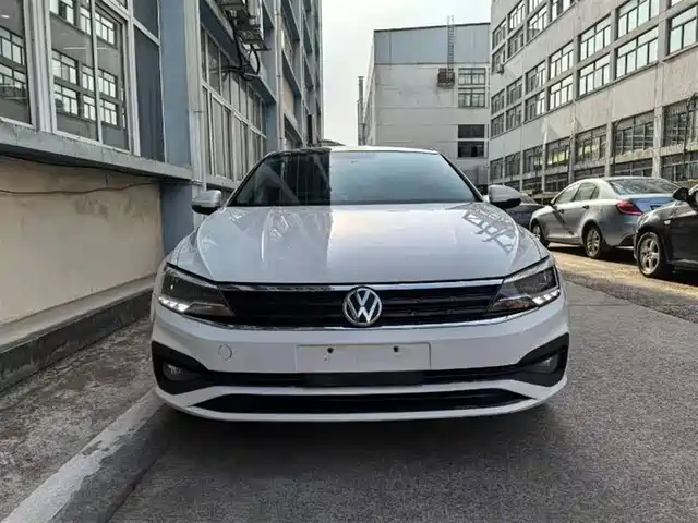 VOLKSWAGEN LINGDU