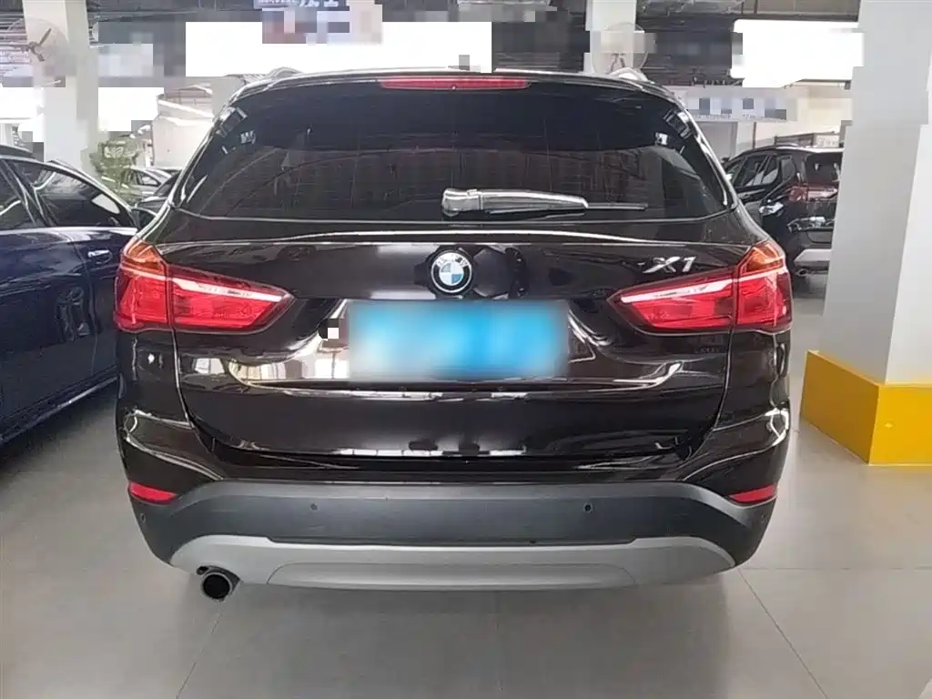 BMW X1 2016 sDrive18Li Premium Model фото 6