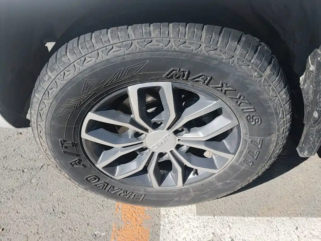 Jiangling Yuhu 7 2022 2022 2.0T Automatic Diesel 4WD Comfort Standard Wheelbase