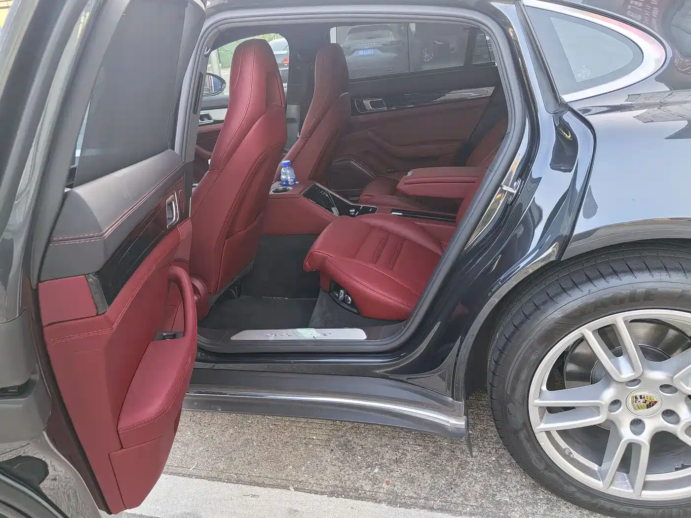 Porsche Panamera 2019 Panamera 4 Executive Long Wheelbase 2.9T фото 9