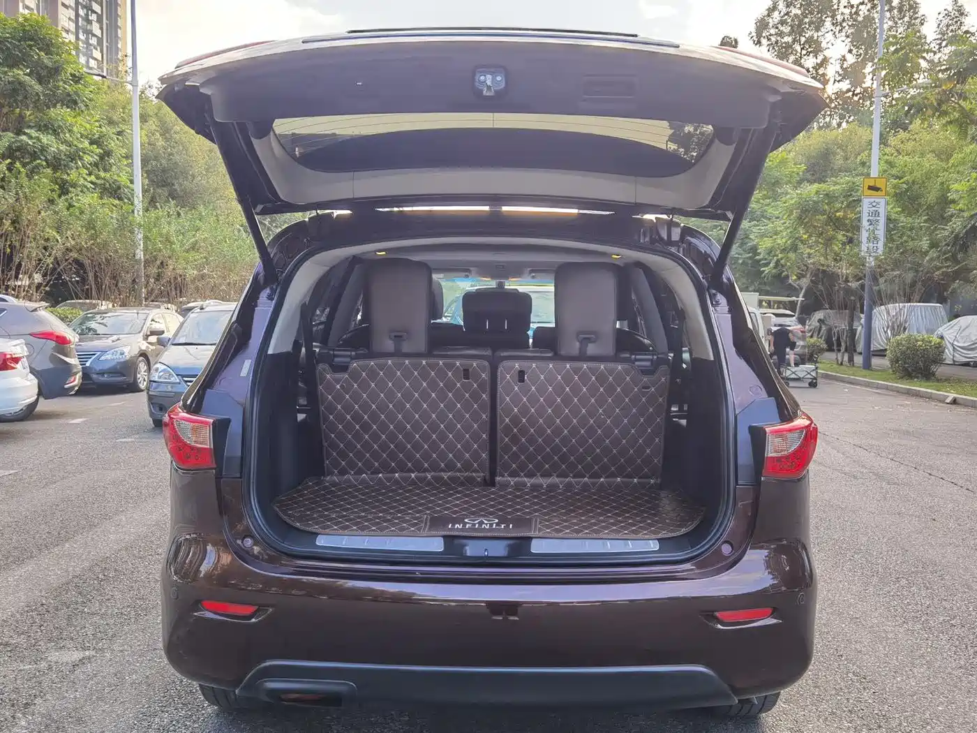 Infiniti QX60 (Import) 2016 2014 Model 2.5 S/C Hybrid 2WD Excellence Edition