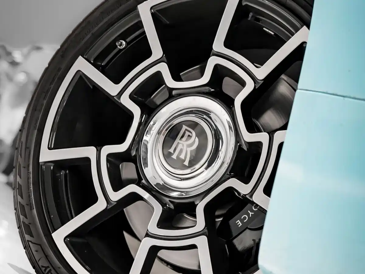 Фото 9 - Rolls-Royce Wraith