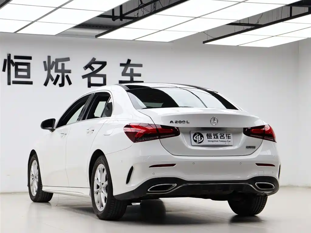 Mercedes-Benz A-Class 2021 A 200 L Sport Sedan Fashion Edition фото 22