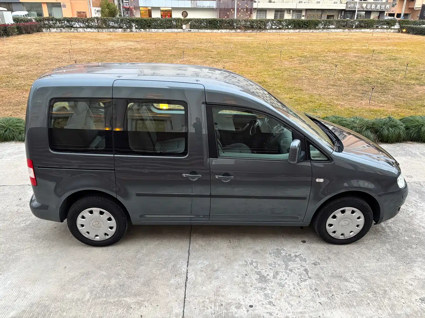 Volkswagen Caddy 2005 1.6L Functional 7-seater фото 5