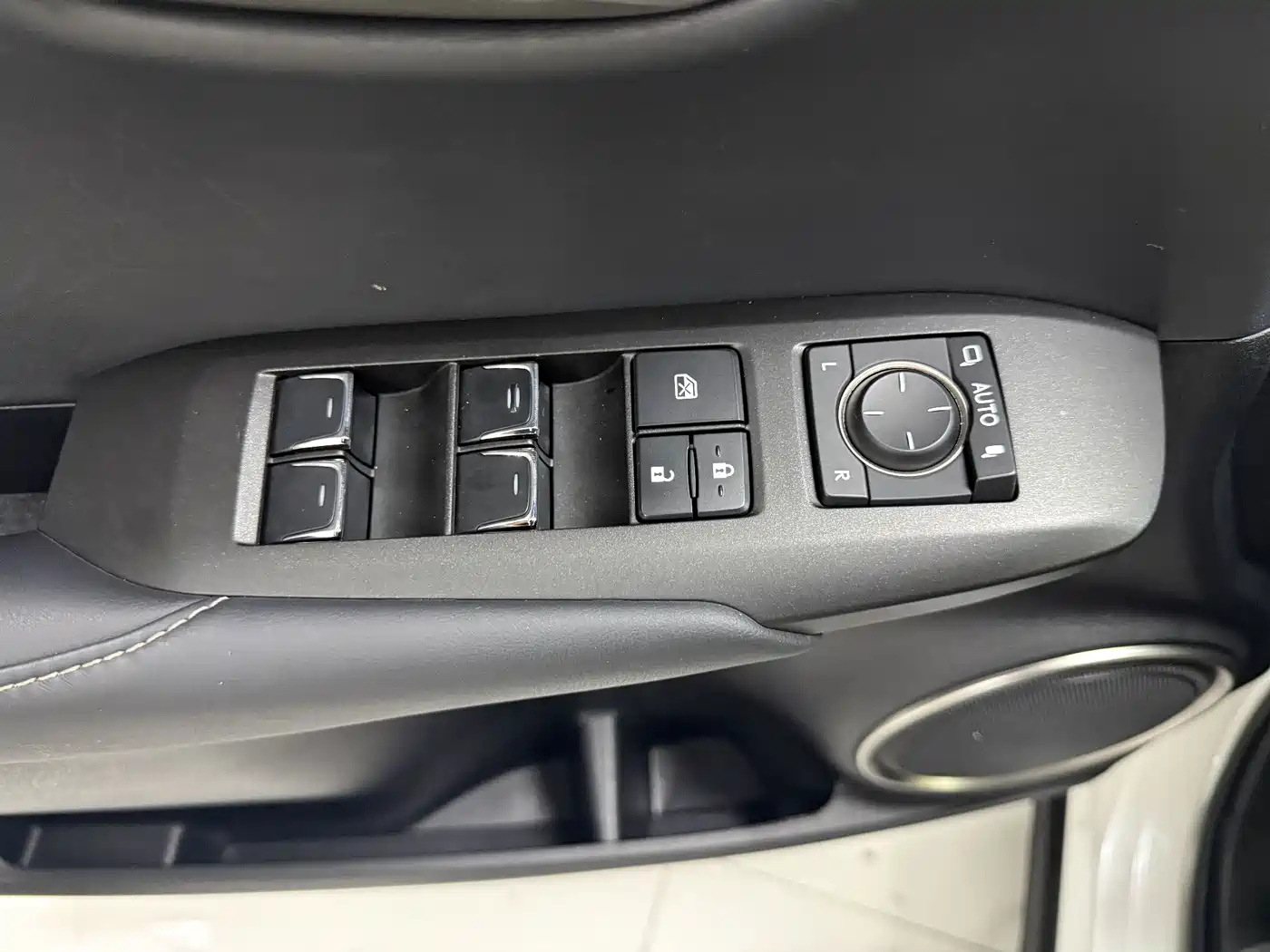 Photo 9 - Lexus NX