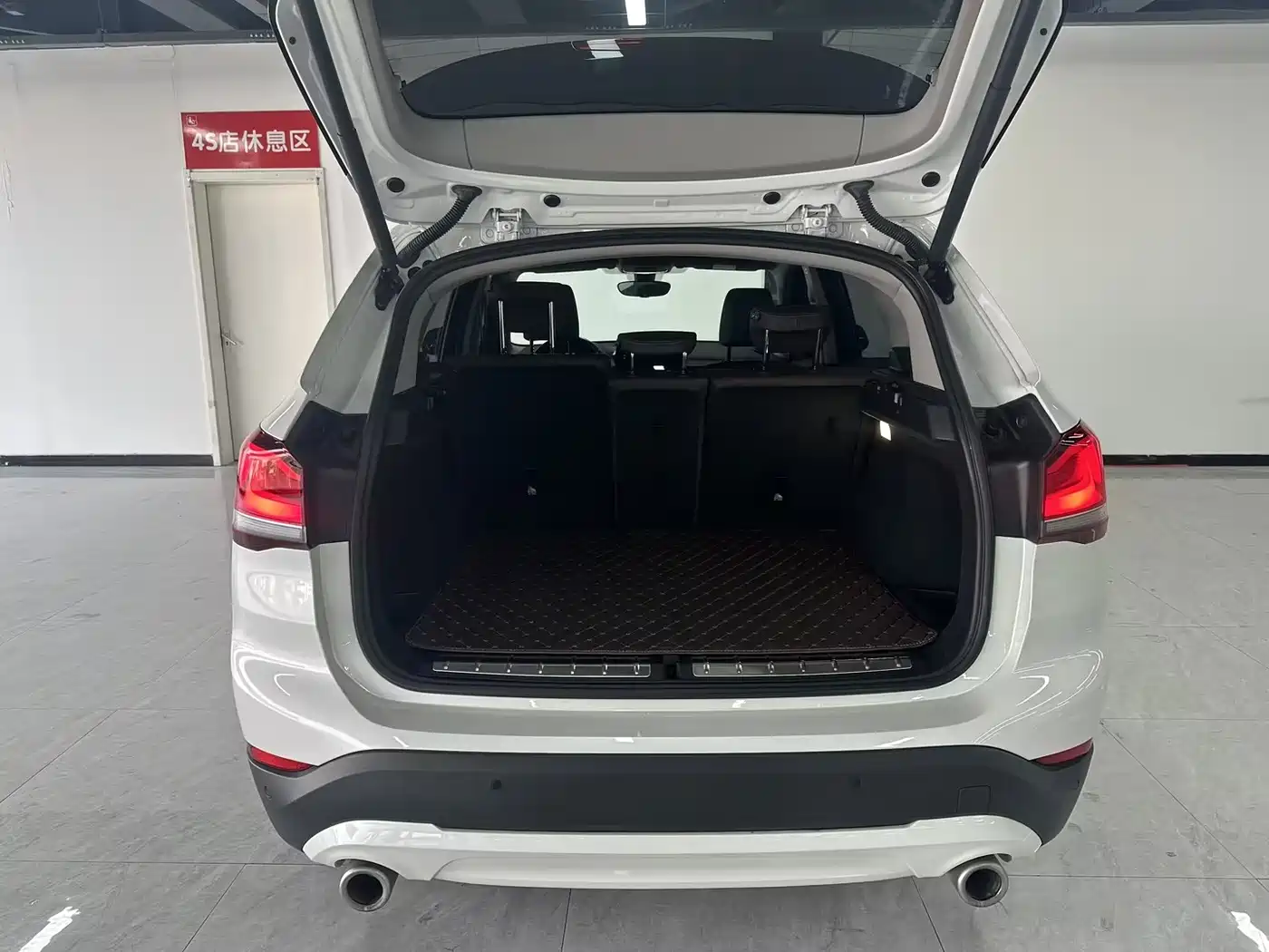 BMW X1 2022 sDrive25Li Leading фото 6