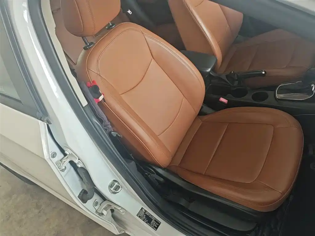 Chevrolet Cruze 2016 1.4T DCG Luxury Edition фото 25