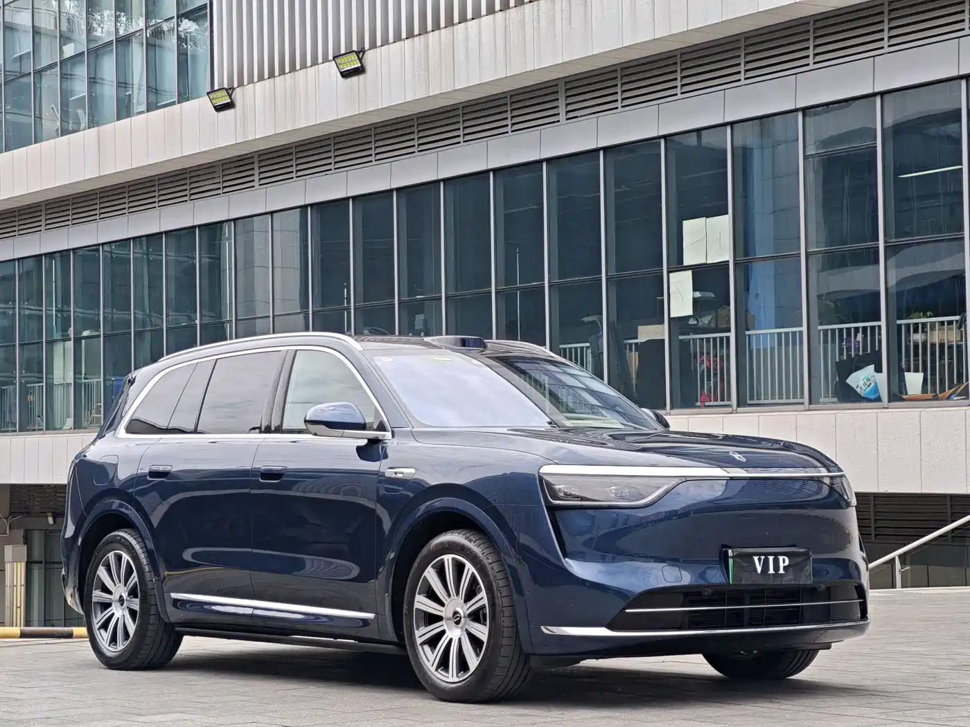 AITO Wenjie AITO M8 2025 Model Extended Range Max+ Edition 53.4kWh 6-Seater фото 6