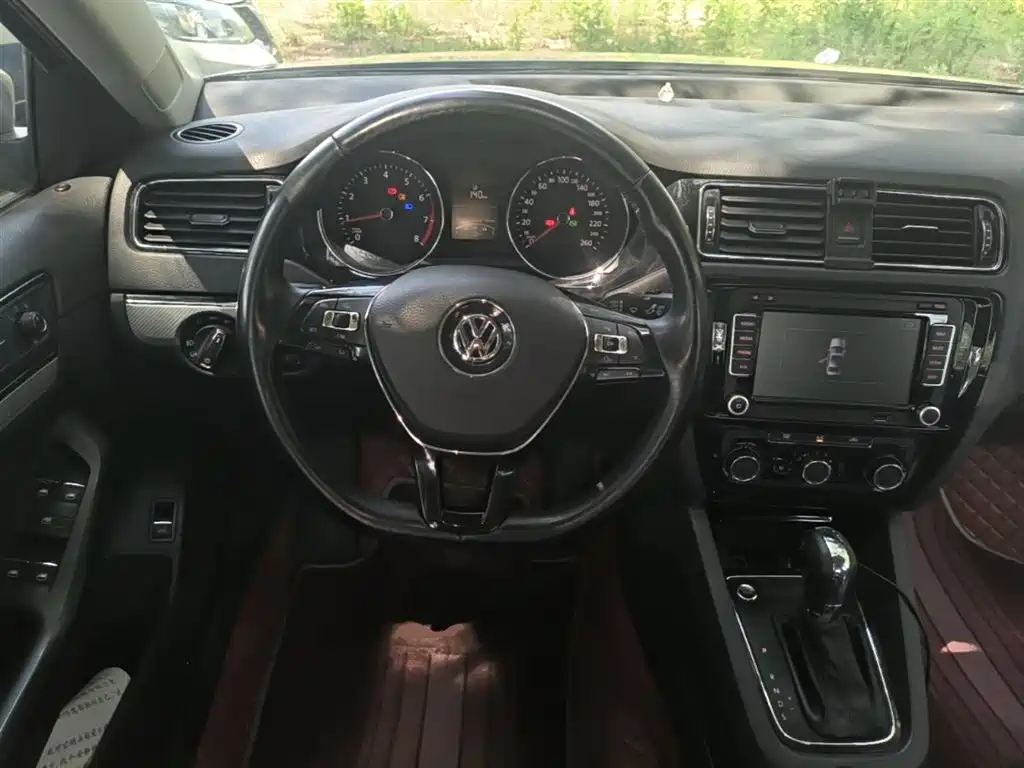 Volkswagen Sagitar 2017 1.6L Automatic Comfort фото 11