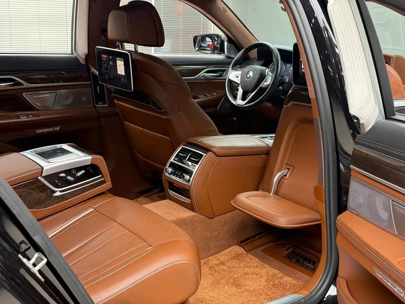 BMW 7 Series 2018 740Li xDrive Premium Type M Sport Package фото 5