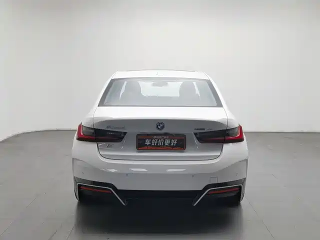 BMW i3 2024 eDrive 40 L Shadow Night Package — фото 4