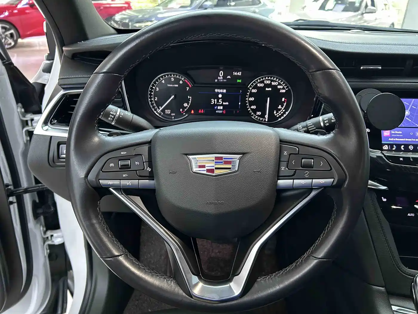 CADILLAC XT6