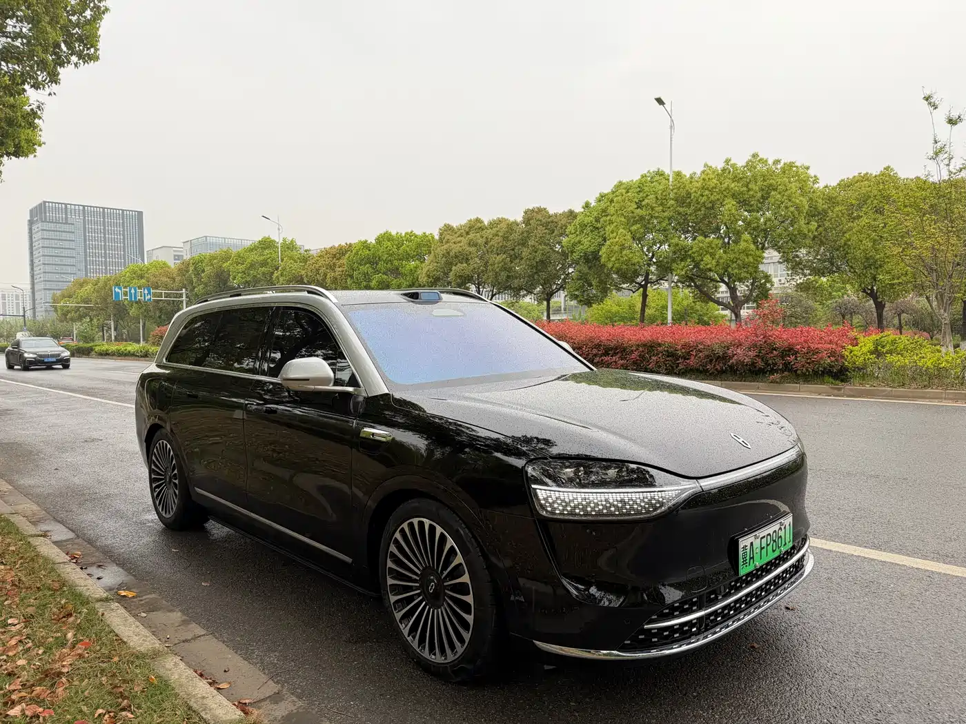 AITO Wenjie AITO M9 2025 Extended Range Ultra 52kWh 6-Seater фото 3