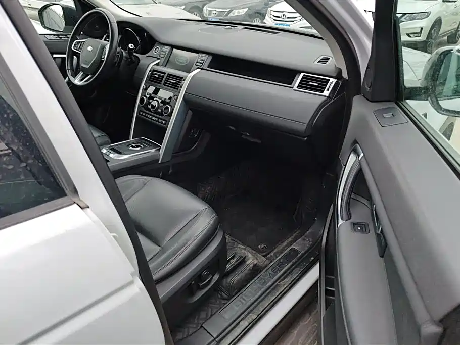 Land Rover Discovery Sport 2017 2.0T HSE фото 8