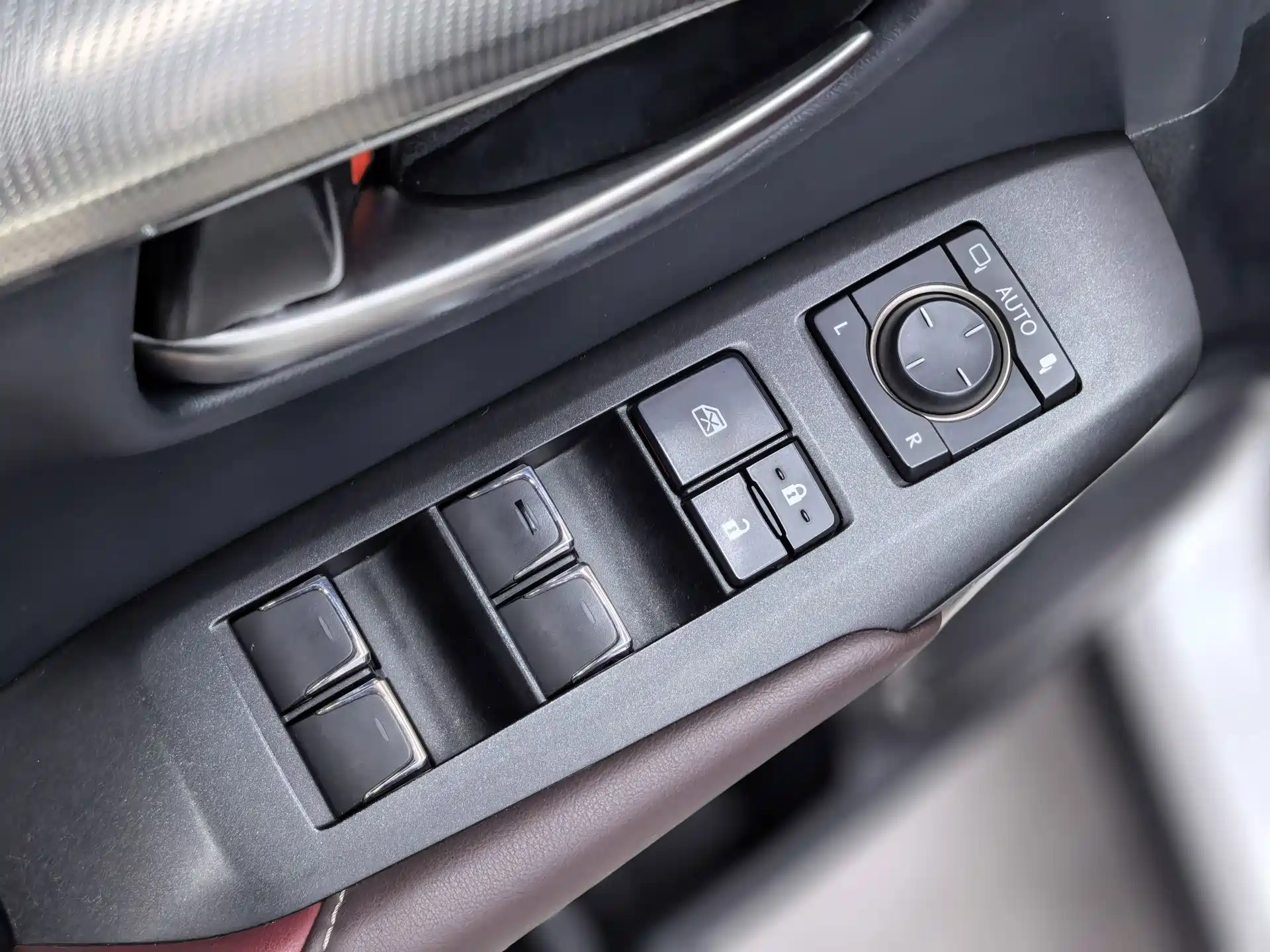Фото 20 - Lexus NX