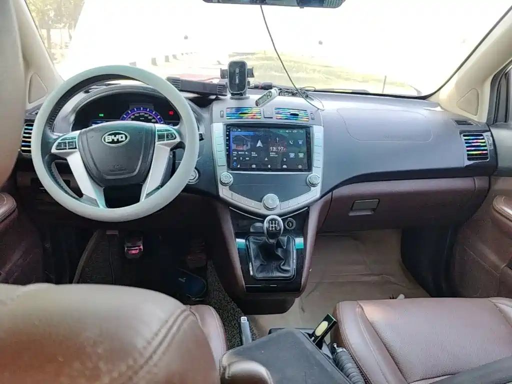 BYD S6 2015 2014 Model 2.0L Manual Luxury 5-Seater