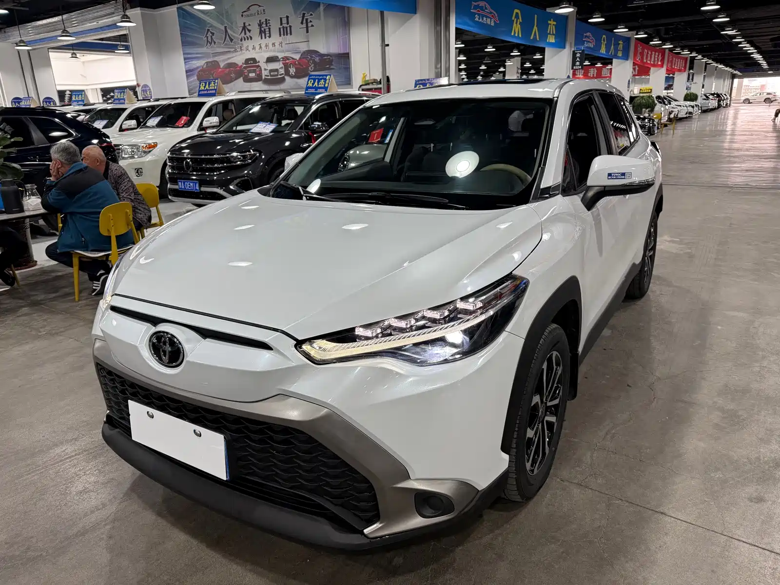 Photo 2 - Toyota Frontlander