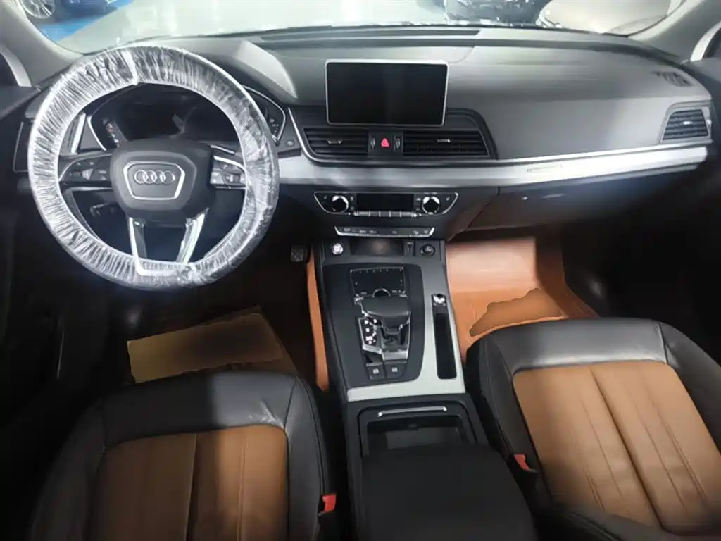 Audi Q5L 2020 Facelift 40 TFSI Honor Fashion фото 6