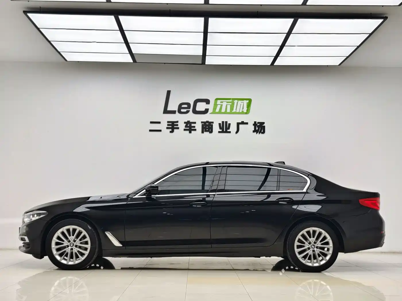 BMW 5 Series 2020 530Li Leading Luxury Package фото 16