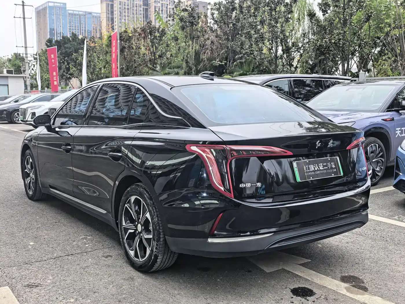 Hongqi E-QM5 2023 Facelift Basic Travel Edition фото 7